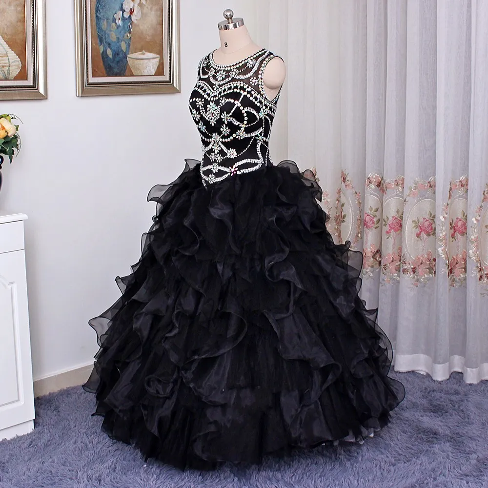 Seksi Siyah Ruffles Quinceanera Gelinlik Modelleri Ucuz 2018 Uzun Gerçek Fotoğraf Şeffaf Boyun Shinning Kristal Rhinestones Organze Tatlı 16 Parti Elbise