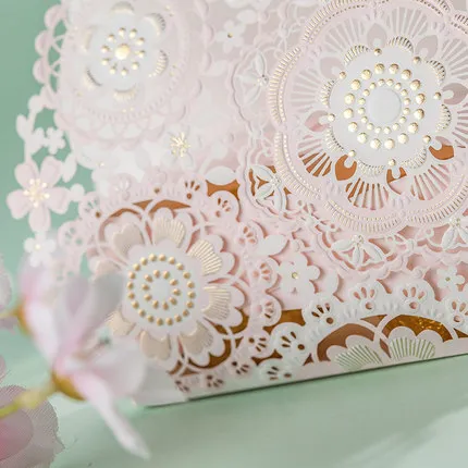 Boîte-cadeau de mariage romantique, décoration de luxe élégante, fleur de mariée découpée au Laser, boîte à bonbons en papier pour cadeaux de mariage