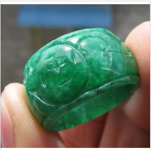 HOT raro chinês verde duro jade homem ou mulher mão HOT raro chinês verde duro jade homem ou mulher mão esculpida anel size8carved tamanho do anel8.5-9