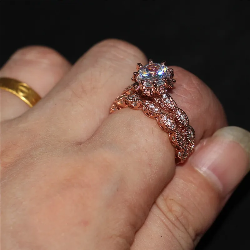 Mulheres do vintage Rodada corte 3ct Diamonique CZ Anéis de ouro Rosa Preenchido 925 anel de Banda De casamento De Prata esterlina conjunto para as mulheres