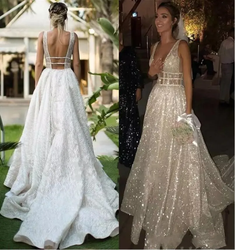 Economize muito em Vestidos De Noiva De Trem Da Capela Vestidos De Noiva  Sem Costas: Vestido De Noiva Brilhante Com Decote Em V E Cauda Ampla Para 