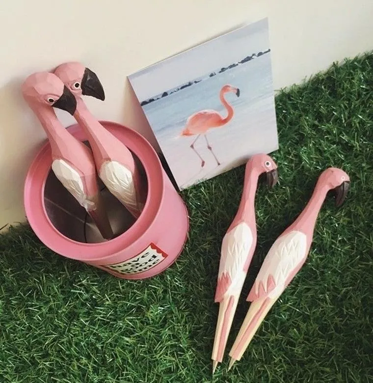 Pink Flamingo Ballpoint Biro 펜 수제 조각 된 나무 동물 문구 열대 조류 공예 펜 파티 선호 학생 상 선물 사무소