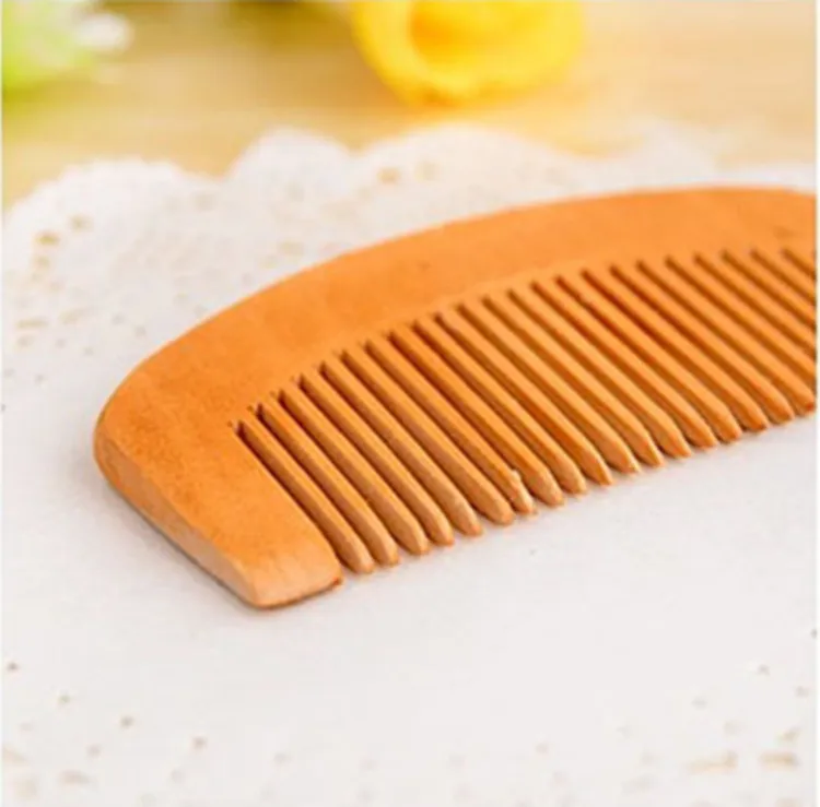 Gratis DHL Träkam Naturhälsa Peach Wood Anti-static Health Care Beard Comb Pocket Combs Hairbrush Massager Hair Styling Tool