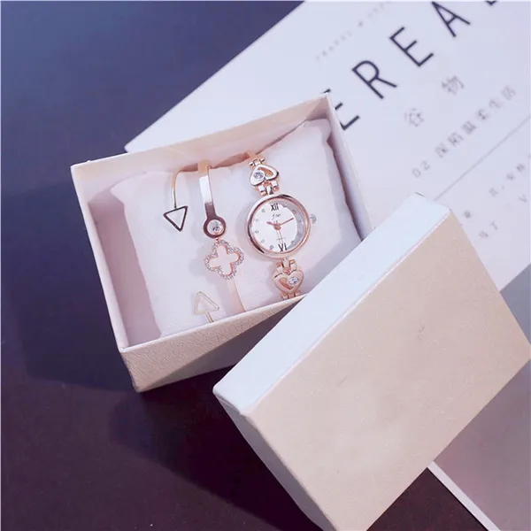 Brazalete de reloj Kpop Brazalete de oro de plata Cadena Lucky Ciover-A y Brazalete de brazalete de triángulo Rostro de reloj rosa con caja