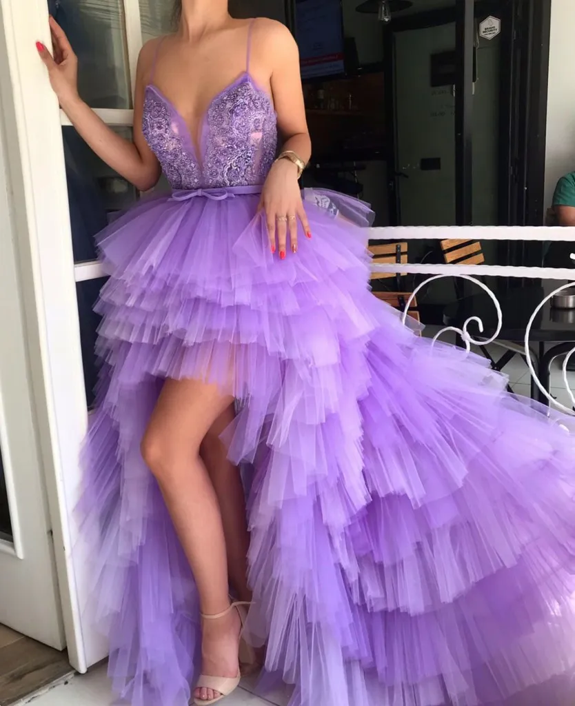 Robes de bal violet clair haut bas bretelles spaghetti appliques perles tulle à plusieurs niveaux robes de soirée dos nu taille plus robes de soirée sexy