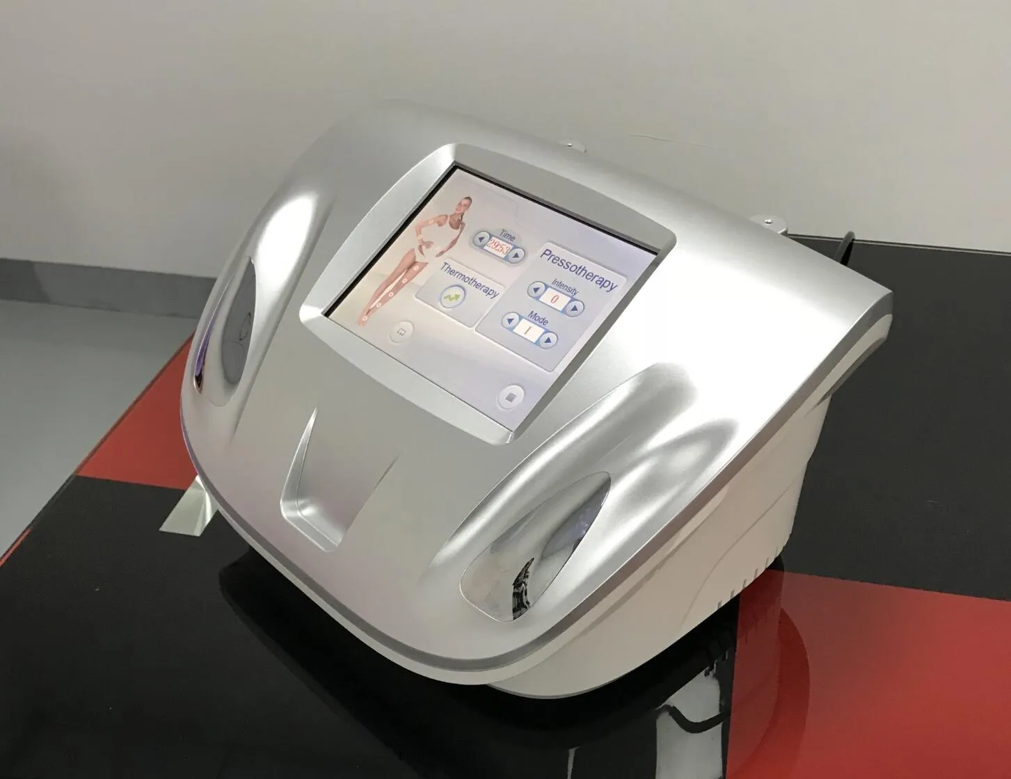 Profesjonalna maszyna do presoterapii dalekiej podczerwieni z ekranem dotykowym Odchudzanie Sprzęt do drenażu limfatycznego 24 poduszki powietrzne System wyszczuplający ciało