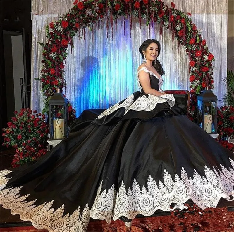 Neue Gothic Schwarz Süße 16 Quinceanera Kleider Mit Weißer Spitze Arabisch Vestidos 15 Jahre Mädchen Geburtstag Prom Kleider Benutzerdefinierte Maskerade Kleid