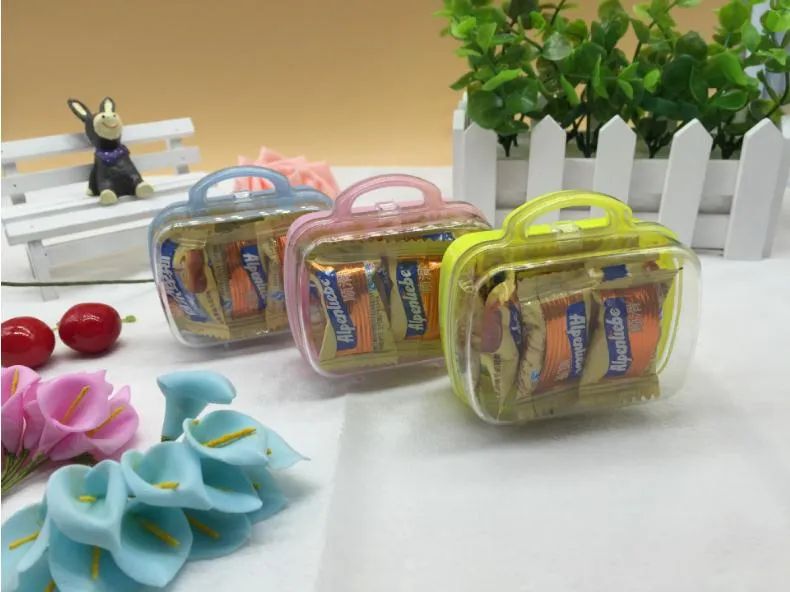500PCS Mini Suitcase Wedding Favor Boxes Souvenirs Giveaways Candy Boxes Birthday Wedding Favors Party Table Decor Gift SN1565
