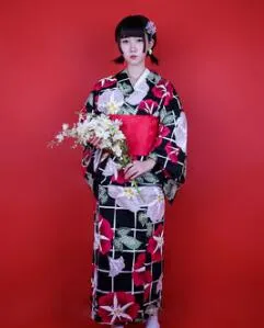 Set Kimono color iris con elegante motivo floreale + cintura obi