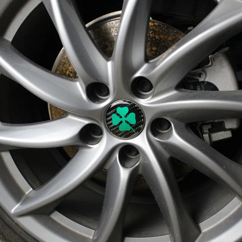 4 Stück 56 mm Auto-Aufkleber für ALFA ROMEO Giulia GT, vierpassiges grünes Abzeichen, Aufkleber, passend für Autoreifen, Radmitte, Nabenkappen-Aufkleber, Emblem
