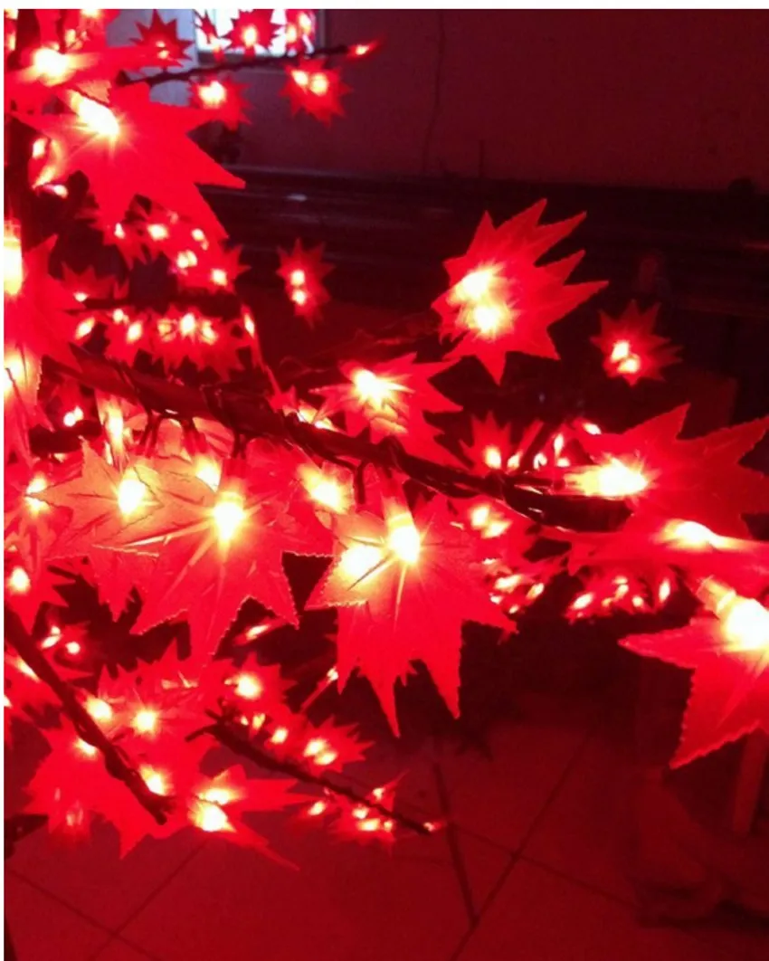 الصمام شجرة القيقب الاصطناعي ضوء عيد الميلاد ضوء 672 قطع الصمام المصابيح 1.8 متر / 6ft ارتفاع 110 / 220VAC استخدام الهواء في الهواء الطلق
