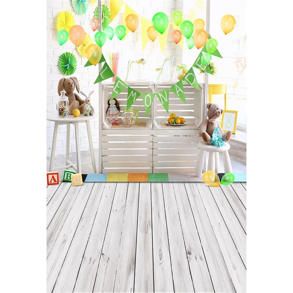 Witte bakstenen muur baby foto achtergrond gedrukt groen oranje ballonnen beer speelgoed lemonade party fotografie achtergronden houten vloer