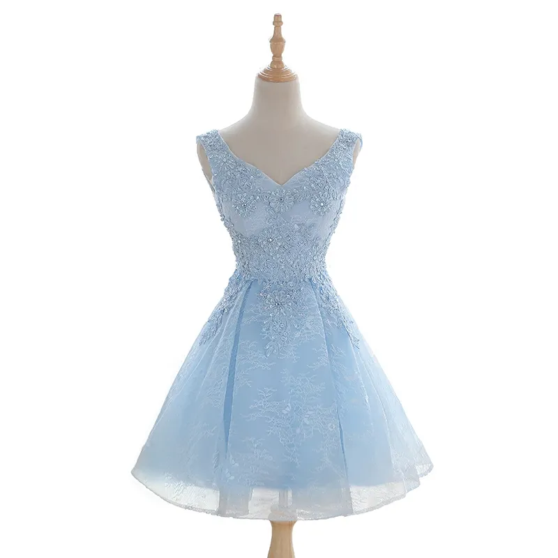 Przyciągający wzrok Niebo Niebieska Koronkowa Drugnna Dress Aplikacja z koralikami Cekiny Kolano Długość V-Neck Wedding Party Dresses Custom Made Plus Size