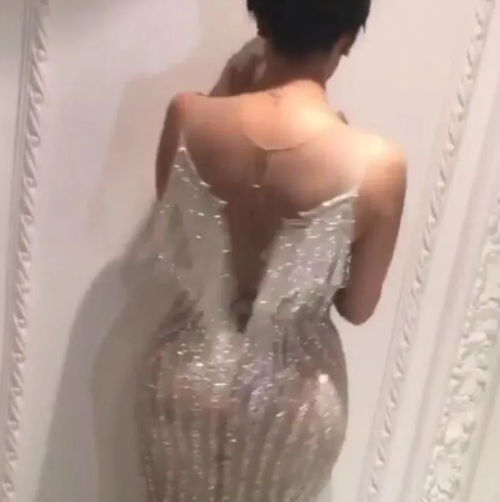 Robe de soirée Yousef aljasmi Kim kardashian bretelles glands en cristal une ligne Almoda gianninaazar ZuhLair murad Ziadnakad