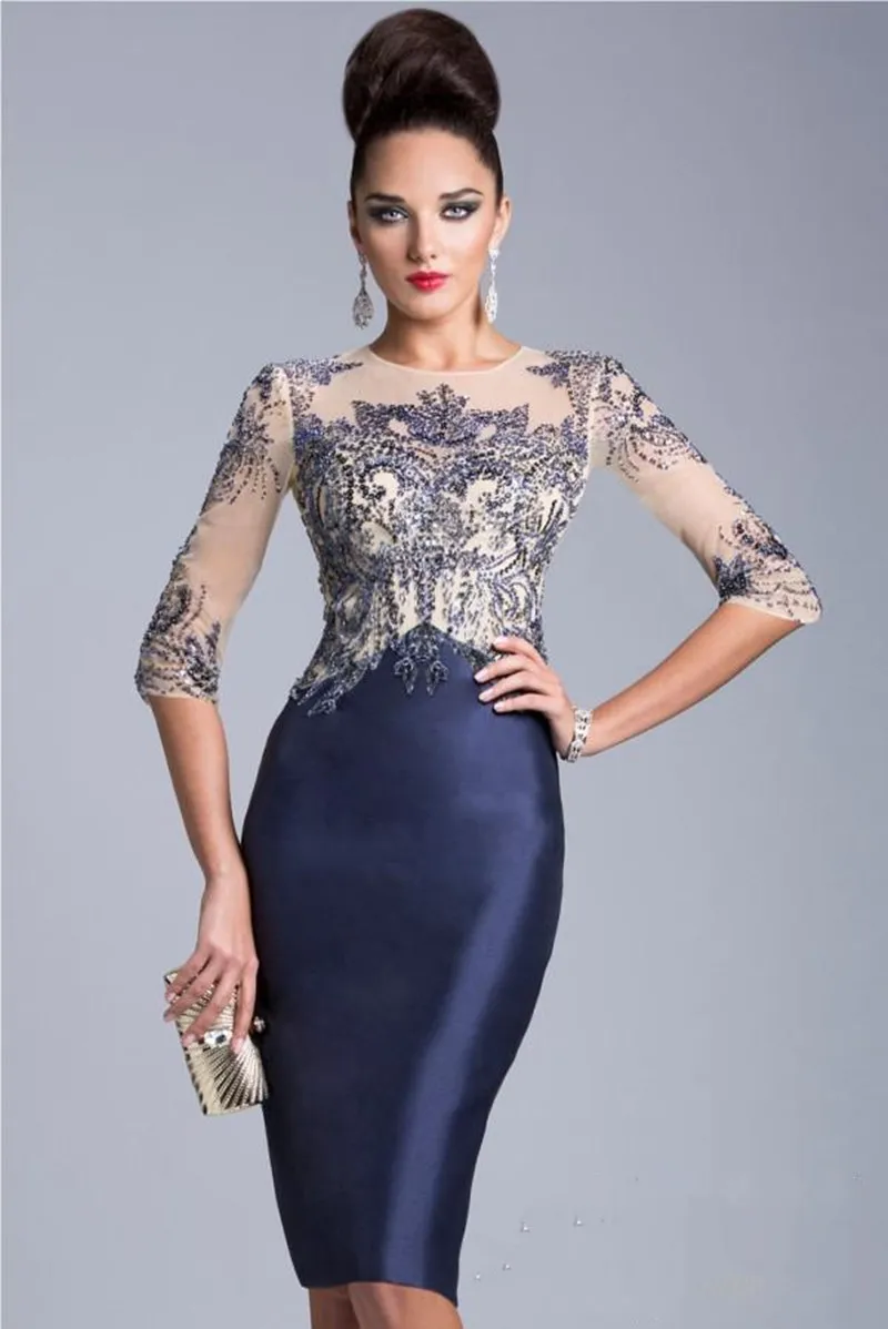 2019 Nuovi abiti la madre della sposa Gioiello Blu navy Mezze maniche Sheer Crystal Perline Lunghezza al ginocchio Abito da sera la madre abiti d8497539