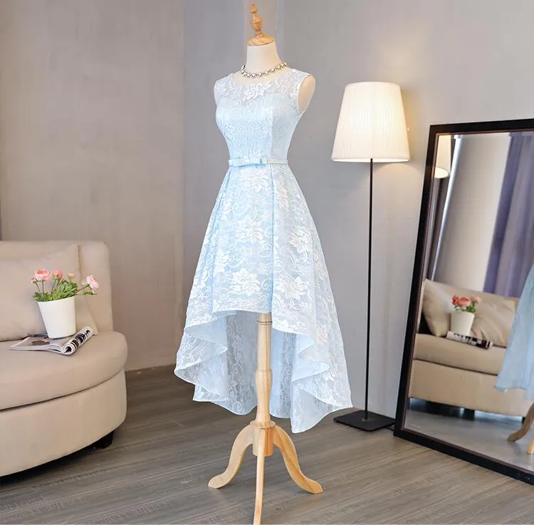 New Light Blue Sky Lace High Low breve Jewel maniche senza maniche abiti pieghe pieghe Impero lungo Plus Size damigella d'onore Wedding Party Dress