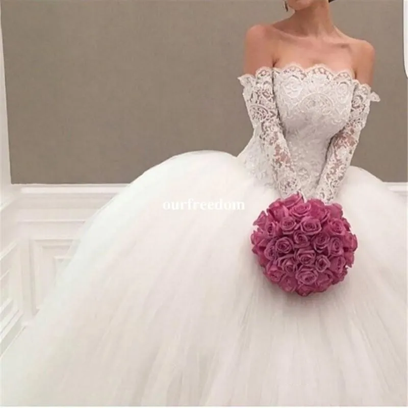 Dubai Arabic Luxury Ball Gown Wedding Dresses Lace Off Shoulder Långärmade Tiered Tulle Court Tåg Bröllop Bröllopklänningar Anpassning