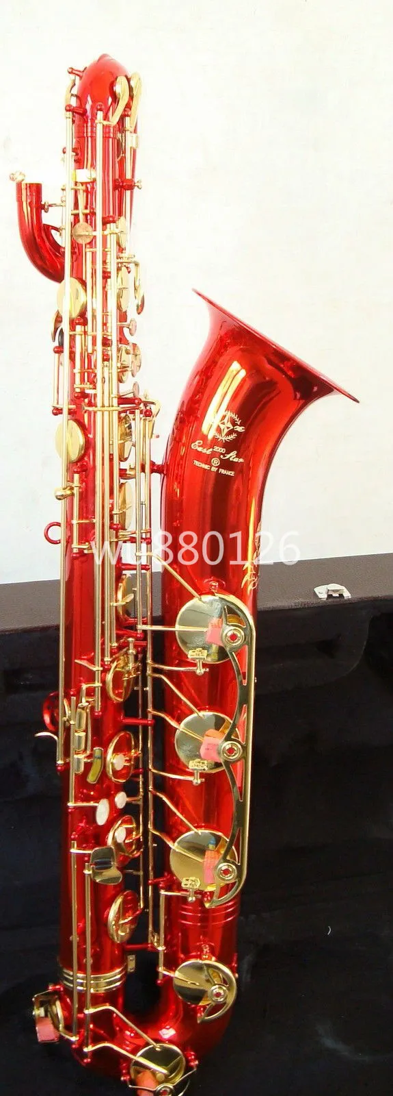 Nouveau Saxophone baryton Surface rouge Unique motif de Dragon chinois magnifiquement sculpté avec touche basse A haute F peut personnaliser le Logo