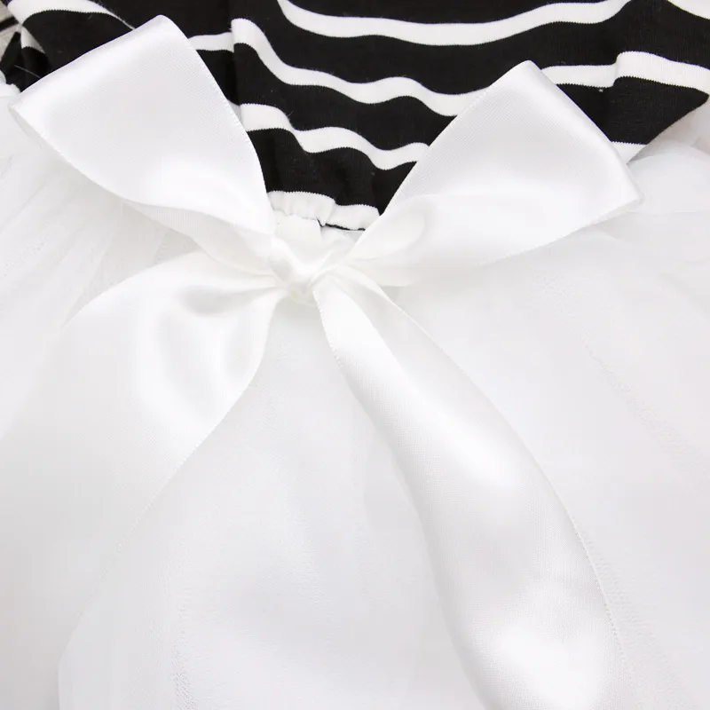 2018 bébé filles rayé hors-la-épaule robe ruban Bowknot Lacee Tutu robe jolie fille mode bretelles jupes livraison gratuite