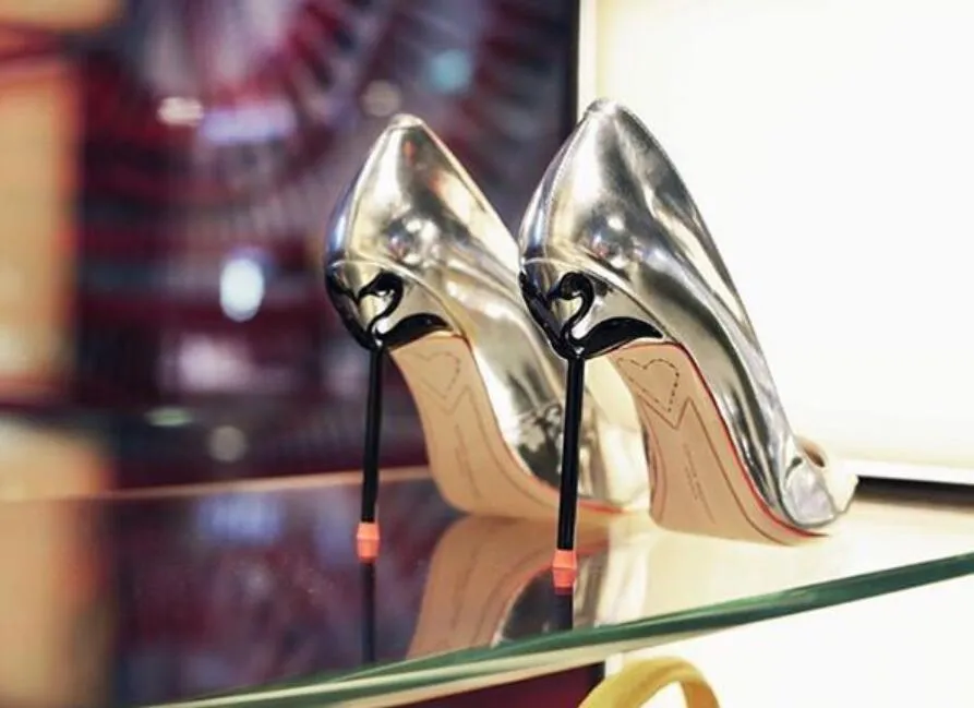 Düğün Ayakkabı Ofis Laday Yumuşak Deri Sivri Burun Moda Ayakkabı 2018 Sonbahar Sıcak Ince Topuklar Ayakkabı Kadınlar Gümüş Renk pompaları