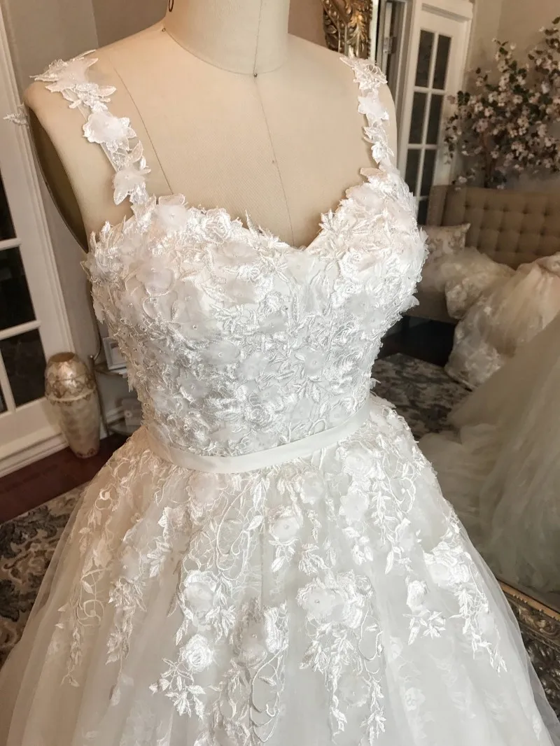 Real Image 3D Floral Appliqued Bröllopsklänningar Strapless Sweetheart Lace Dubai Arabiska 2018 Brudklänningar Sweep Train Bröllopsklänning