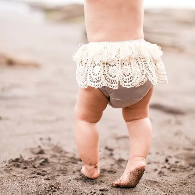 Stylish Baby Girl Clothes Lace Tassels Ruffle Shorts Cotton Casual Bloomers Summer Shorts Diaper Cover Clothes Infant Toddler Clothing
