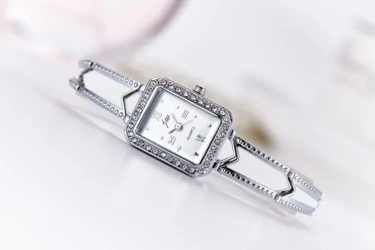 여자 패션 드레스 시계 팔찌 스트랩 디자인 흰색 복고풍 스타일 쿼츠 시계 좋은 선물 여성 손목 시계 라인 스톤 캐주얼 클로 305r