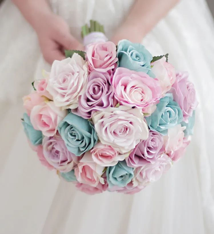 Individueller Hochzeitsstrauß in Bonbonfarben mit rosa, lila, blauen Rosen, Brautstrauß, Blumenball2937009