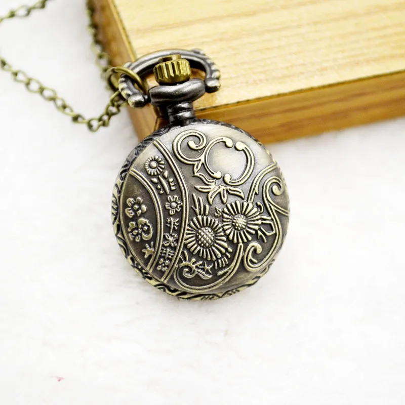 Wholesale Mix 30 Designs Case Dia 2.5CM Pendant Chain Quartz Bronze Small Crown Watch Pocket Watch