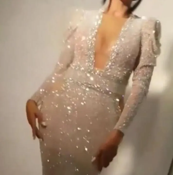 Sukienka wieczorowa Yousef Aljasmi Kim Kardashian Long Sleeve V-Neck Crystal Sheath Loness Almoda Gianninaazar Zuhlair Murad Ziadnakad