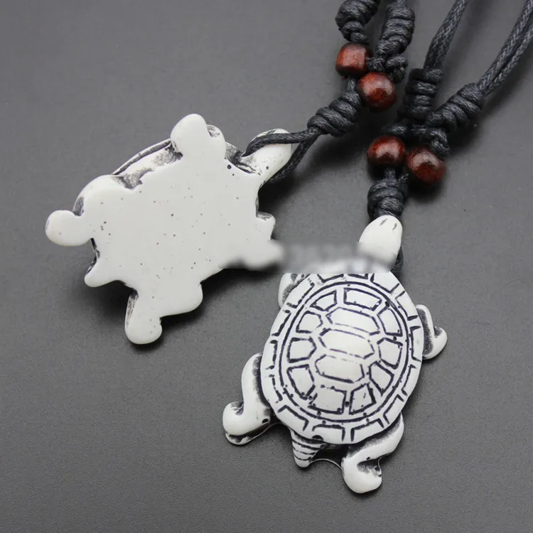 Ordine della miscela Mix style Moda uomo donna Imitazione Yak Bone Carved Lucky Surfing Sea Turtles Pendenti Collana 30 pz / lotto