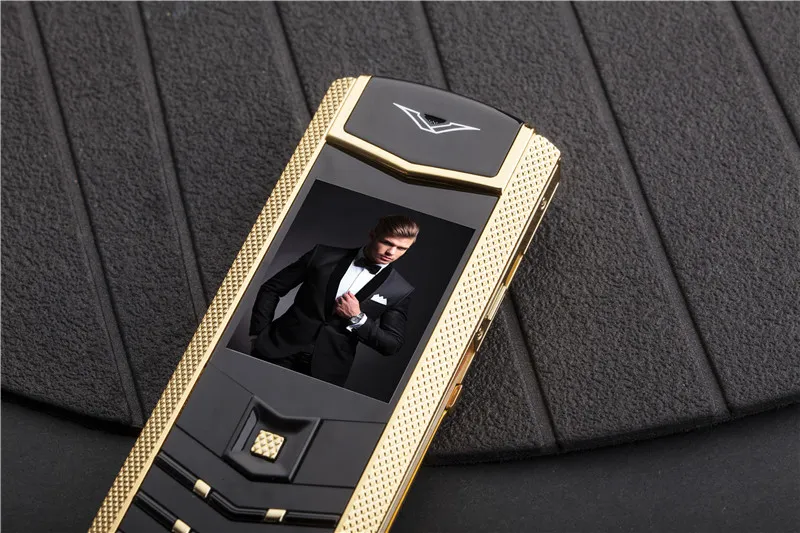 Teléfonos móviles Luxury Gold Signature 8800 desbloqueados, cuerpo de cuero de acero inoxidable, cámara MP3, teléfono celular de metal con bluetooth y cubierta gratuita