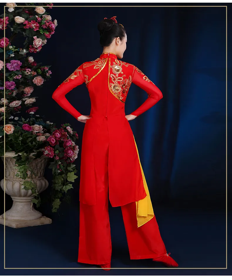 Elegante escenario de baile de abanico nacional, vestido antiguo de Yangko, trajes de baile clásico chino tradicional, ropa de actuación de festival Oriental