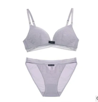 2018 nouvel ensemble de soutien-gorge sans anneau en acier, sous-vêtement en dentelle sexy mince et sans trace.