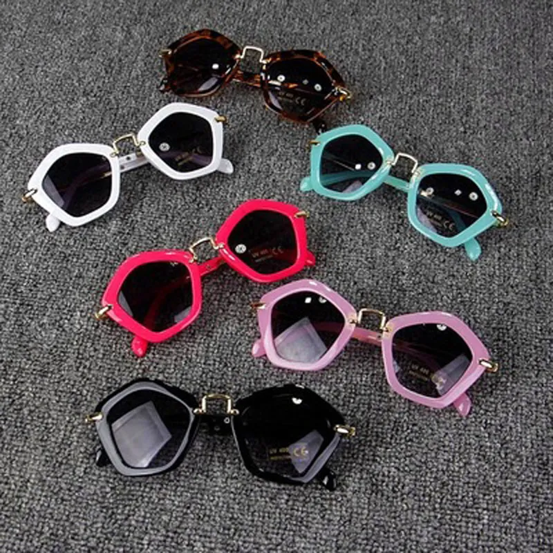 2018 Fashion Sunglasses Shades Google Trendy Jongens Meisjes Designer Zonnebril Kinderen UV400 Zonnebril Tieners Fashion Frame Kids Eyewear