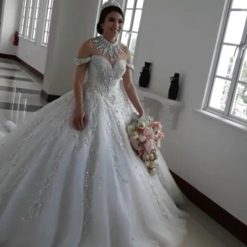 Luxuriöse Brautkleider mit Stehkragen, Kristallperlen-Applikation, durchsichtiges, kurzes Ärmel-Brautkleid, glitzerndes, modisches Tüll-Ballkleid-Hochzeitskleid