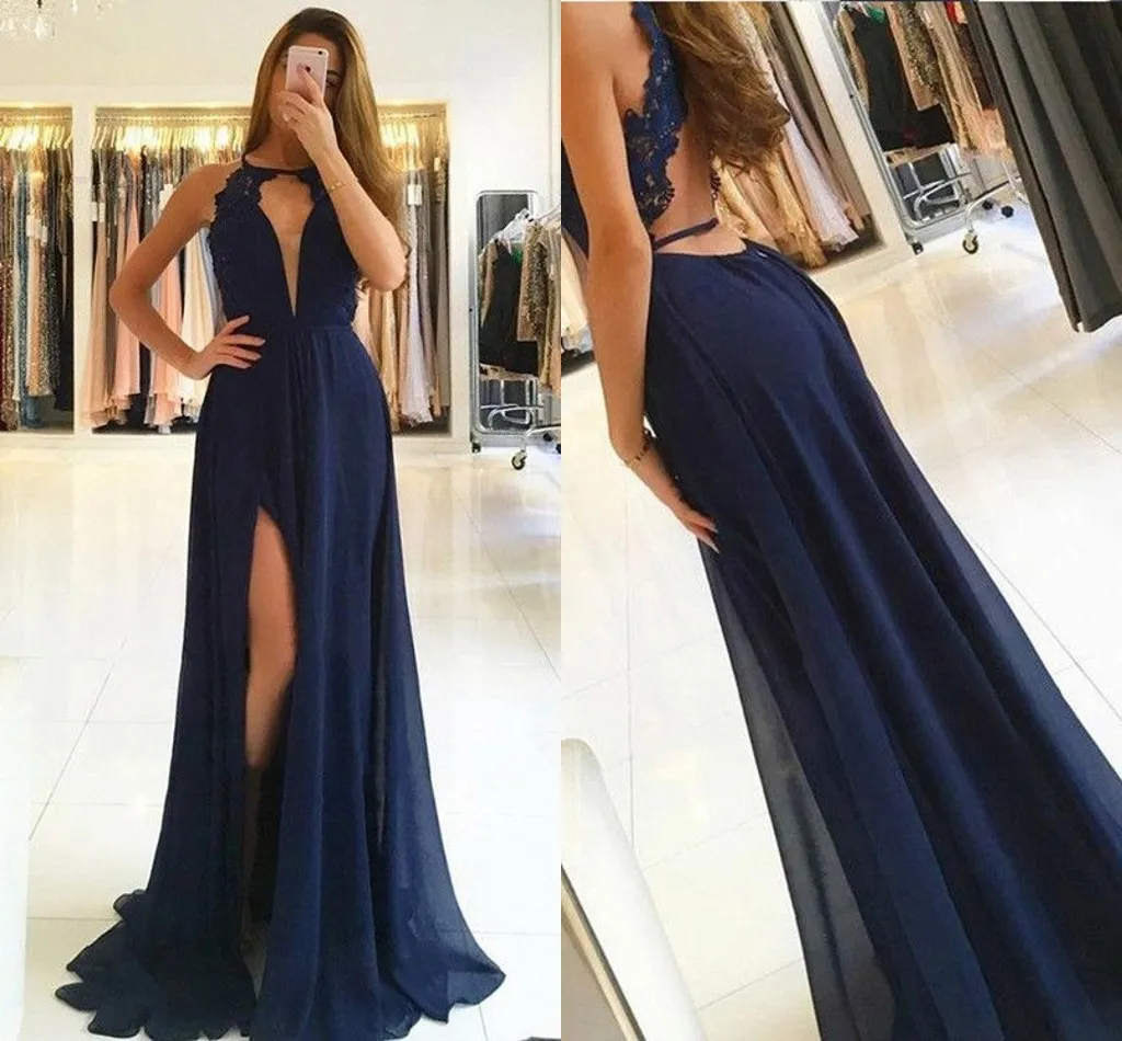 Billiga sida Split Prom Klänningar Halter V-Neck Lace 30D Chiffon Backless Aftonklänningar Lång elegant Formell Klänning Party Enkel Blå Klänning