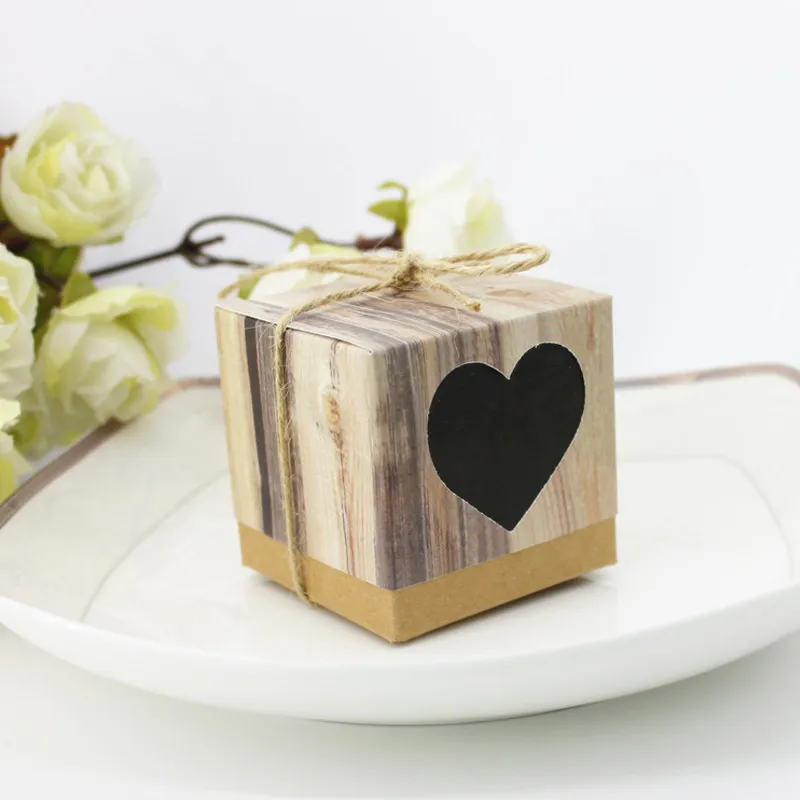 Wood Grain Heart Hollow Candy Boxes Retro Kraft Wedding Favors Christmas Anniversary Party Gift Paper Box /