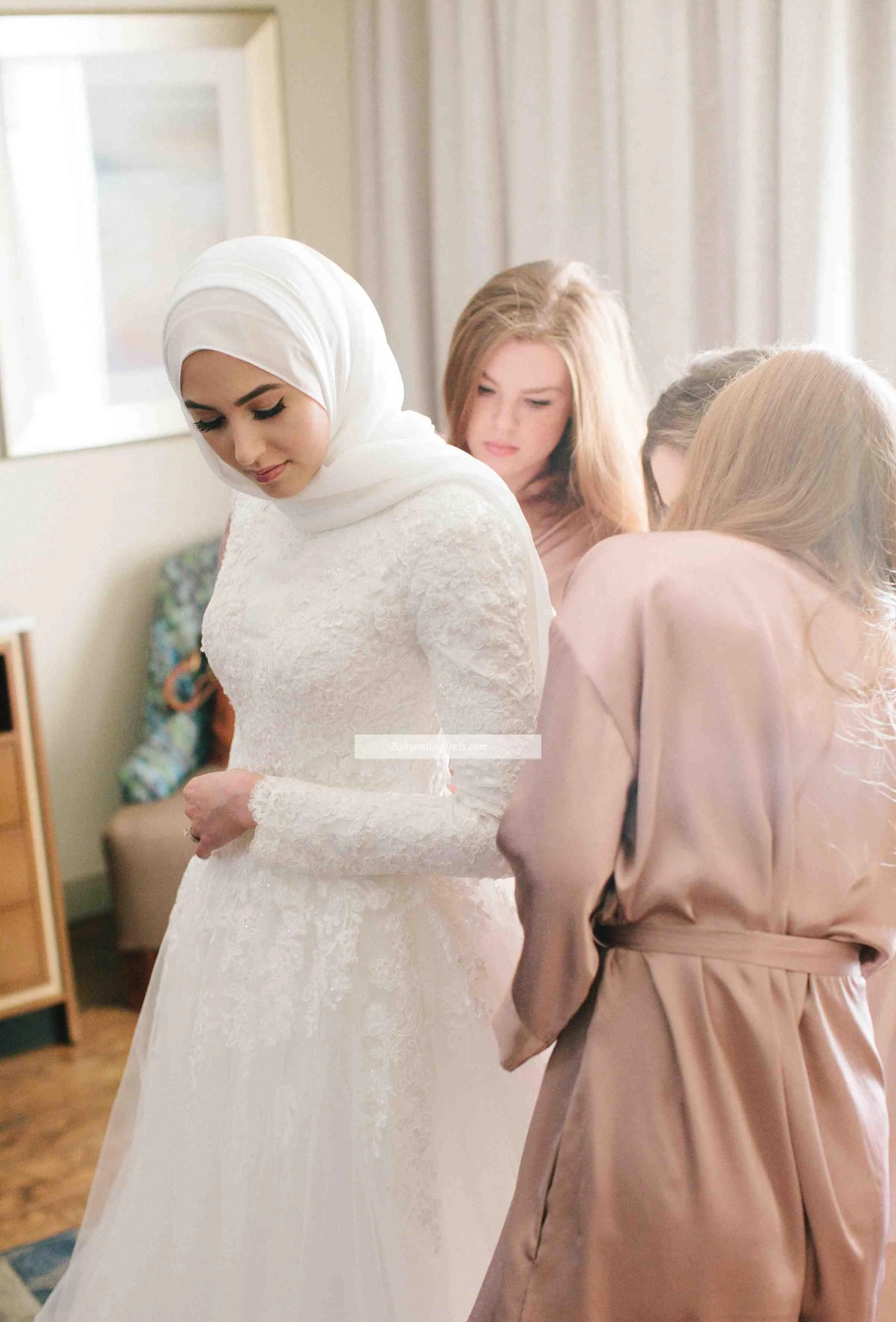 Nova chegada vestido de noiva muçulmano árabe Aline High Neck Tulle Mangas compridas Jardim country Garden Bridal Vestido personalizado feito plus size1966860
