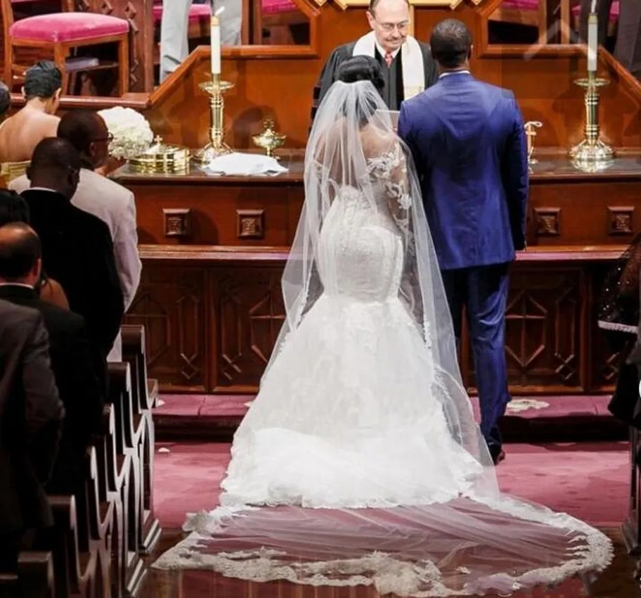 2023 NOWA SUKIENKI WEDOWE SIĘ SZELATY PLUSI SURERMID OFF TREMNER LONG SLEEVES APLIKI Koronowane niestandardowe sukienki ślubne z tyłu Kaplica