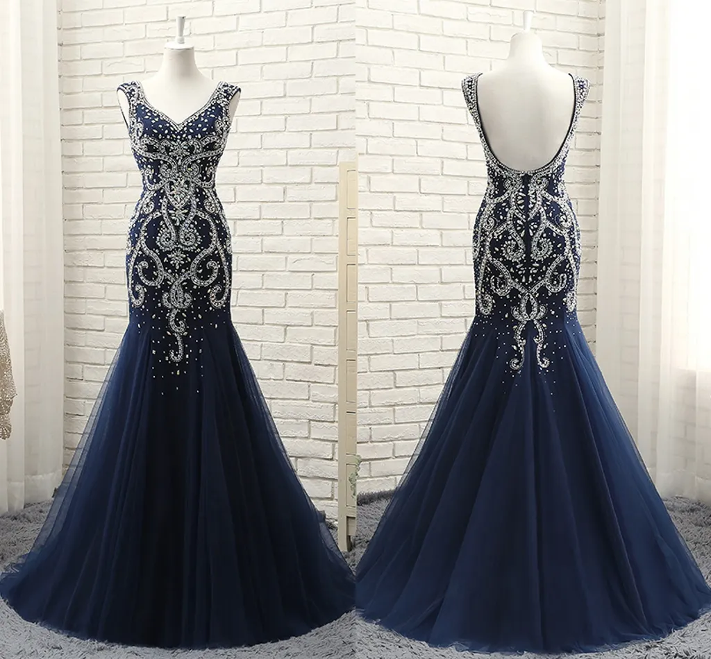 New High-End Atmosphere Navy Heavy Beaded Evening Dresses Halter Collar Long Tail Yarn V Dance Party Dresses HY065