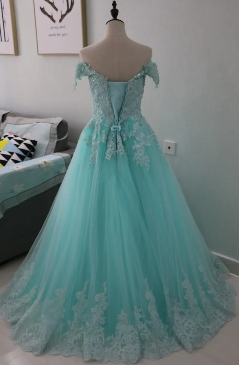 Abito da ballo alla moda con spalle scoperte Lungo una linea con maniche corte Applique in pizzo con paillettes Tulle Corsetto sul retro Abiti lunghi verde menta Abiti da sera