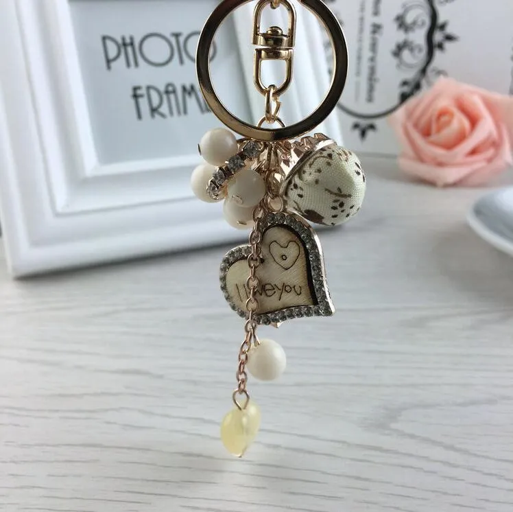 Creative heart-shaped key ring with crystal metal key chain couple gifts bag fashion accessories car pendant