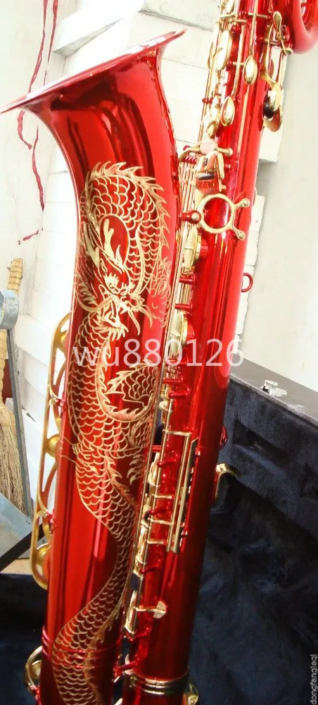 Ny Baritone saxofon Unik röd yta Vackert snidad kinesisk drakmönster med låg en hög F-tangent kan skräddarsy logotypen