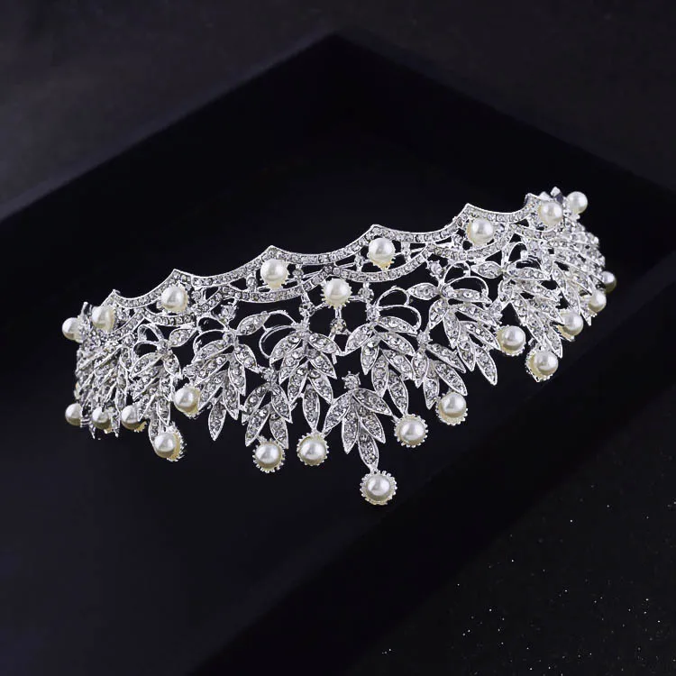 2020 Wedding Crown Fashion Bridal Headpiece Hair Accessories Pearl Bridal Crowns Tiaras Head Jewelry Rhinestone Bridal Tiara Headb5599143