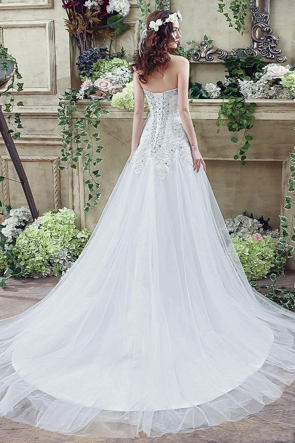 Abiti da sposa in pizzo bianco avorio economici A Line Sweetheart Tulle applicazioni di pizzo perline corsetto lungo dietro sotto abiti da sposa HY185