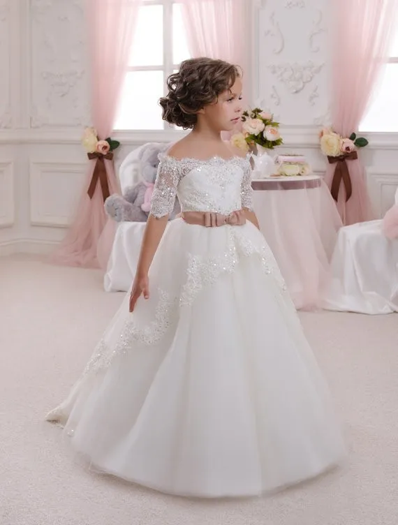 Lovely Flower Girl Delicate Lace Miniature Dress Wedding Party Girl Tulle Dress on the Back Featuring Satin Sash CH005226a