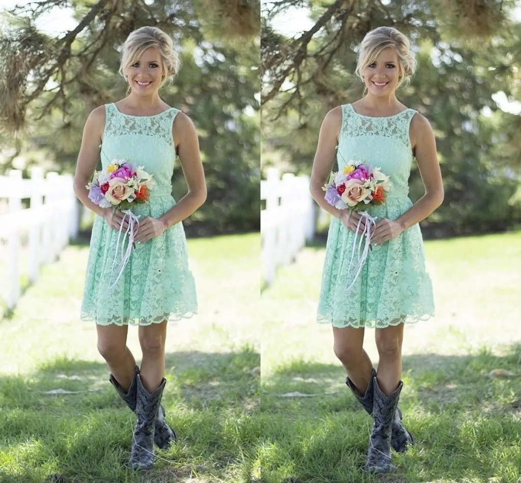 2018 Country Style Mint Green Bridesmaid Klänningar Kort spets Formell Klänning för Junior och Vuxen Brudtärna Knee-längd Bröllopsfestklänningar