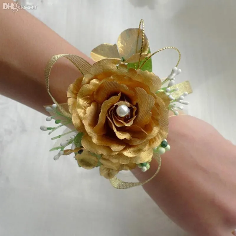 Fresh Flower Bridal Rose Bracelet Diy | How to make Shadi wala Gajra  Tutorial | Wedding Flowers DIY - YouTube
