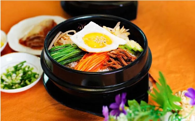 10SSet / Classic Korean Cuisine Sets Dolsot Stone Bowl Pot för Bibimbap Keramisk soppa Ramen Skålar med bricka Partihandel Sn1334